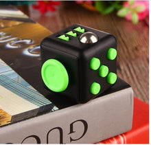 Load image into Gallery viewer, 3.3cm Cube With Button Anti Irritability Toy Stress Relief for Adults and Children Vinyl Desk Toy
